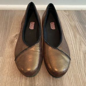Munro American Aurora Bronze Flats Leather Comfort Women’s size 8